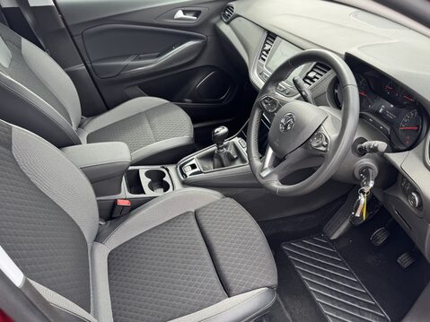 Vauxhall Grandland X 1.2 Turbo SRi Nav 5dr 19