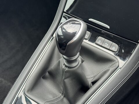 Vauxhall Grandland X 1.2 Turbo SRi Nav 5dr 26