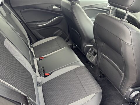 Vauxhall Grandland X 1.2 Turbo SRi Nav 5dr 33