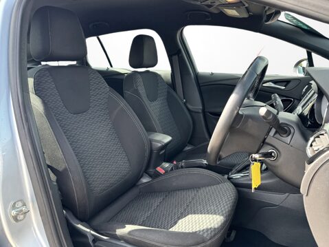 Vauxhall Astra 1.4T 16V 150 SRi 5dr Auto 19