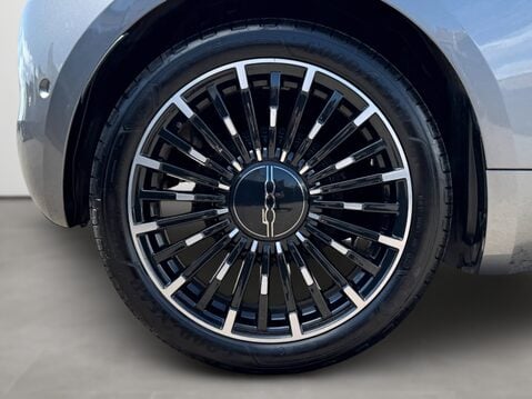 Fiat 500 87kW La Prima 42kWh 3dr Auto 11