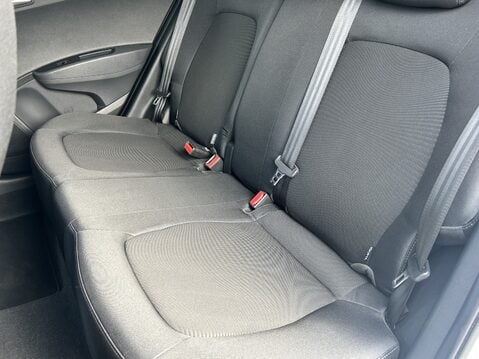 Hyundai i10 1.2 Premium SE 5dr Auto 36