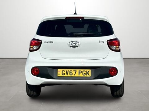 Hyundai i10 1.2 Premium SE 5dr Auto 8