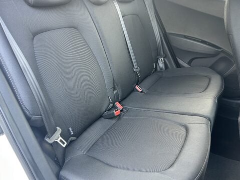 Hyundai i10 1.2 Premium SE 5dr Auto 34