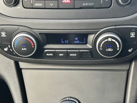 Hyundai i10 1.2 Premium SE 5dr Auto 25