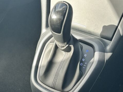 Hyundai i10 1.2 Premium SE 5dr Auto 26