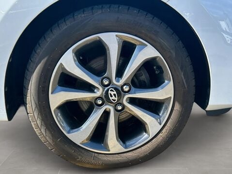 Hyundai i10 1.2 Premium SE 5dr Auto 12