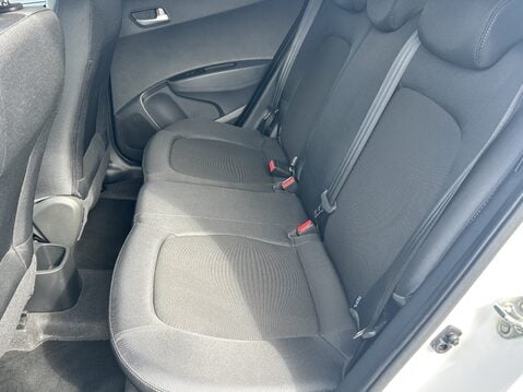 Hyundai i10 1.2 Premium SE 5dr Auto 35