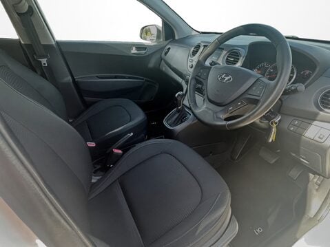 Hyundai i10 1.2 Premium SE 5dr Auto 18