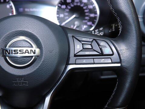 Nissan Juke 1.0 DiG-T 114 Tekna 5dr 30