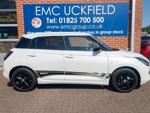 Suzuki Swift 1.2 Mild Hybrid Motion 5dr 8
