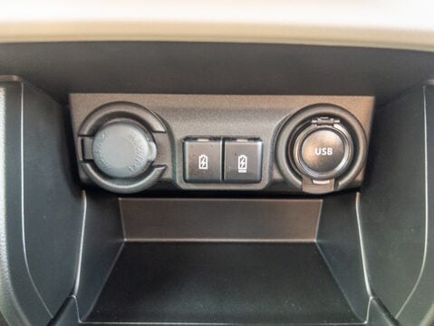 Suzuki Swift 1.2 Mild Hybrid Motion 5dr 37