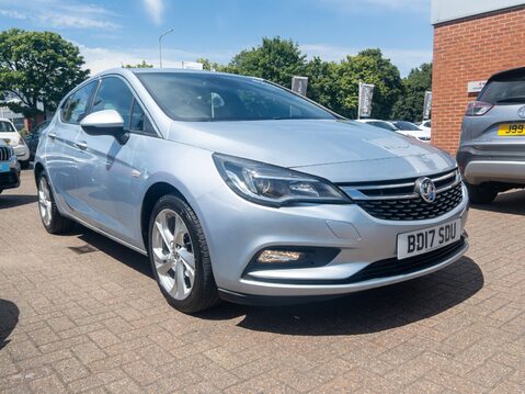 Vauxhall Astra 1.4T 16V 150 SRi 5dr 11