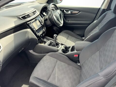 Nissan Qashqai 1.6 DiG-T N-Connecta 5dr 2