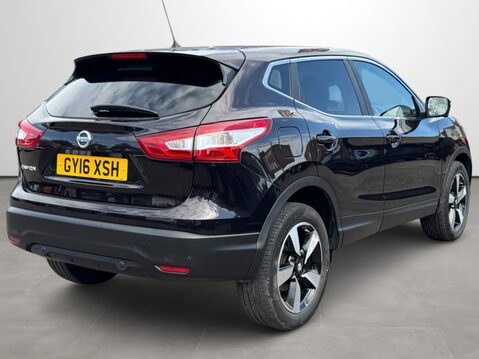 Nissan Qashqai 1.6 DiG-T N-Connecta 5dr 9