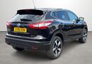Nissan Qashqai 1.6 DiG-T N-Connecta 5dr 9