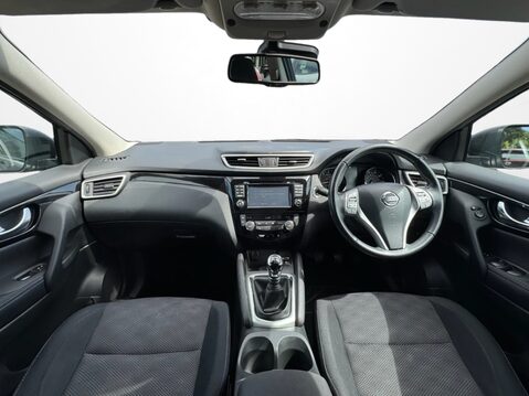 Nissan Qashqai 1.6 DiG-T N-Connecta 5dr 13