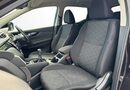 Nissan Qashqai 1.6 DiG-T N-Connecta 5dr 17