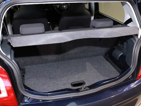 Volkswagen Up 1.0 Move Up 5dr 28