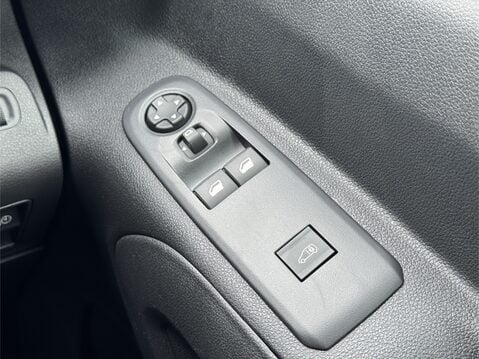 Peugeot Partner 800 100kW 50kWh Professional Premium + Van Auto 1