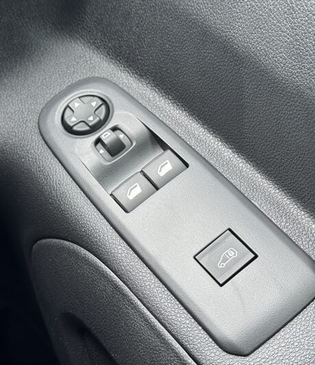 Peugeot Partner 800 100kW 50kWh Professional Premium + Van Auto