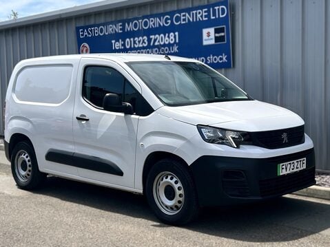 Peugeot Partner 800 100kW 50kWh Professional Premium + Van Auto 1