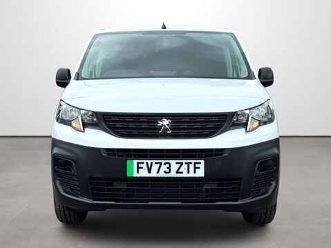 Peugeot Partner 800 100kW 50kWh Professional Premium + Van Auto 5