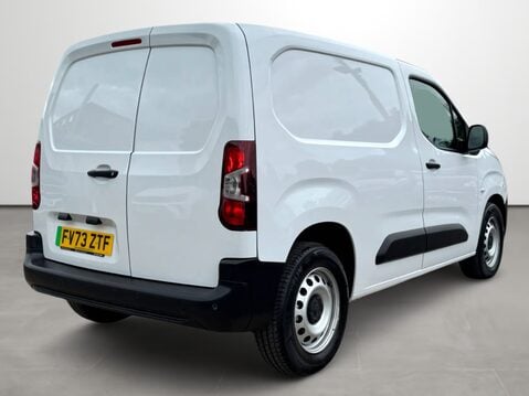Peugeot Partner 800 100kW 50kWh Professional Premium + Van Auto 9