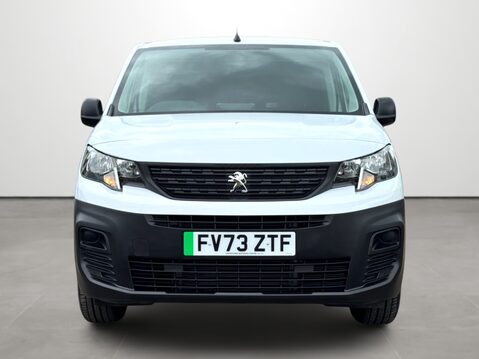 Peugeot Partner 800 100kW 50kWh Professional Premium + Van Auto 5