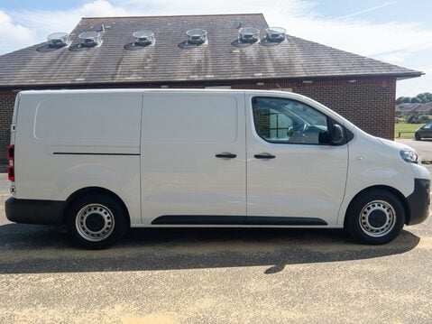 Peugeot Expert 1000 100kW 75kWh Professional Van Auto 11