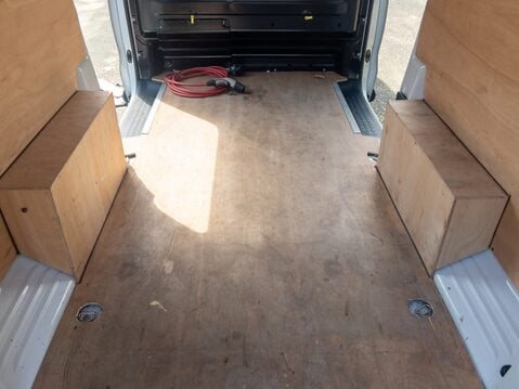 Peugeot Expert 1000 100kW 75kWh Professional Van Auto 16