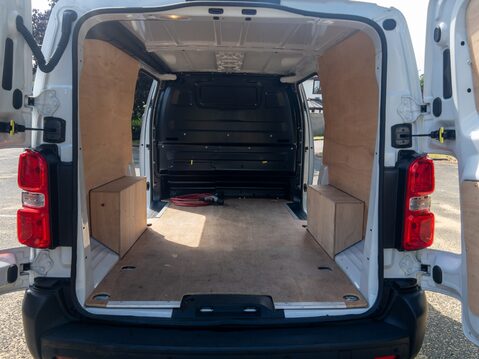 Peugeot Expert 1000 100kW 75kWh Professional Van Auto 14