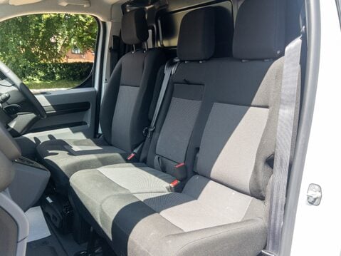 Peugeot Expert 1000 100kW 75kWh Professional Van Auto 22