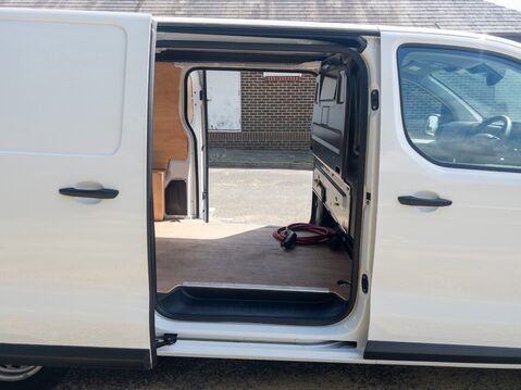 Peugeot Expert 1000 100kW 75kWh Professional Van Auto 15