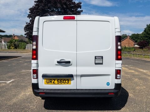 Renault Trucks Uk Trafic dCi 130 3T1 H1 Van Red Edition 8