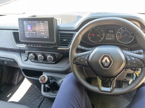 Renault Trucks Uk Trafic dCi 130 3T1 H1 Van Red Edition 24