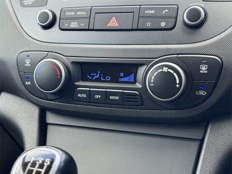 Hyundai i10 1.2 Premium 5dr 24