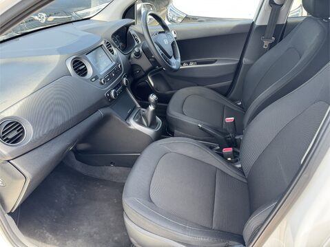 Hyundai i10 1.2 Premium 5dr 2