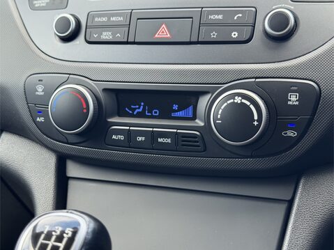 Hyundai i10 1.2 Premium 5dr 24