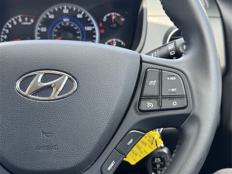 Hyundai i10 1.2 Premium 5dr 27