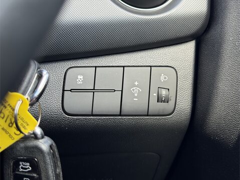 Hyundai i10 1.2 Premium 5dr 28