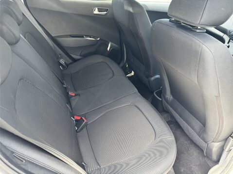 Hyundai i10 1.2 Premium 5dr 30