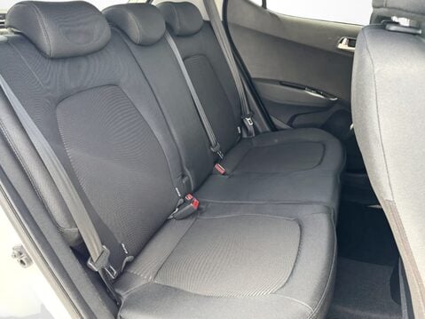 Hyundai i10 1.2 Premium 5dr 32