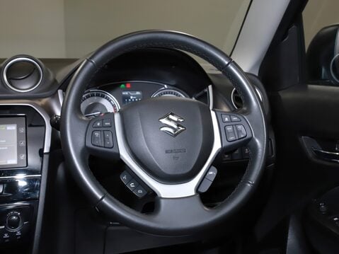 Suzuki Vitara 1.5 Hybrid SZ5 5dr AGS 17