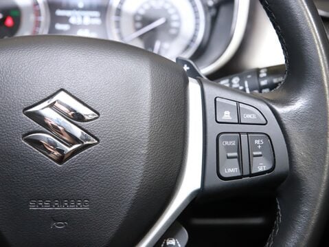 Suzuki Vitara 1.5 Hybrid SZ5 5dr AGS 28