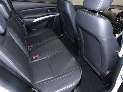 Suzuki SX4 S-Cross 1.4 Boosterjet 48V Hybrid SZ5 5dr 33