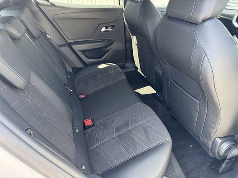 Vauxhall Mokka 115kW Ultimate 54kWh 5dr Auto 29
