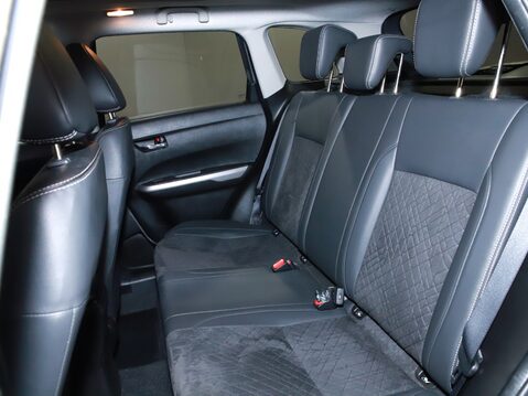 Suzuki Vitara 1.4 Boosterjet SZ5 5dr Auto 35