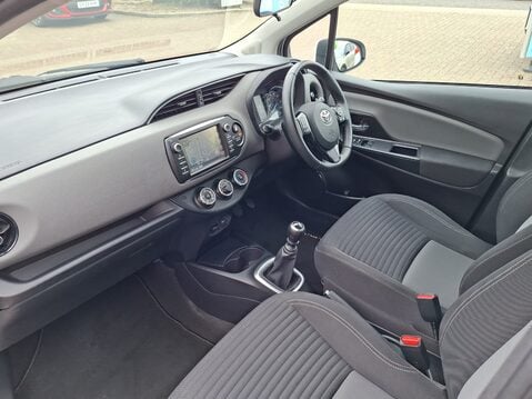 Toyota Yaris 1.5 VVT-i Icon 5dr [Nav] 2