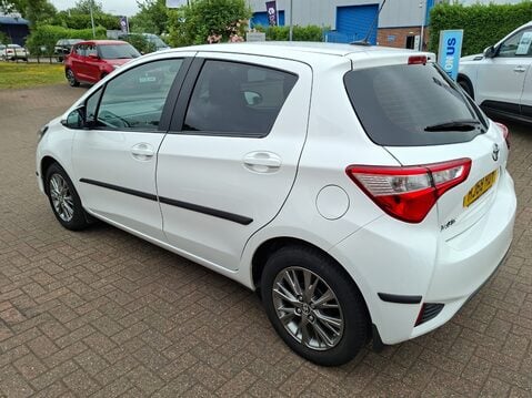 Toyota Yaris 1.5 VVT-i Icon 5dr [Nav] 3